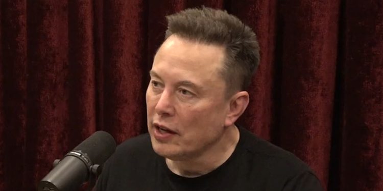 elon-musk,-joe-rogan-say-fewer-kids-identify-as-trans-after-twitter-takeover-–-tmz