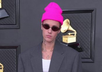 justin-bieber-finds-the-idea-of-touring-‘super-daunting’-–-femalefirst