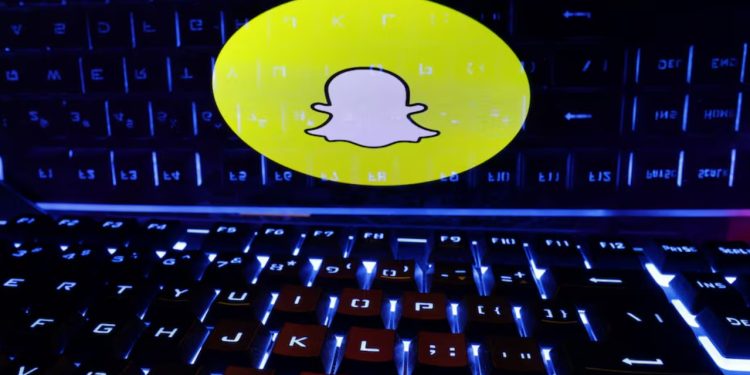 snapchat-rolls-out-new-features-to-boost-user-retention-|-cyprus-mail