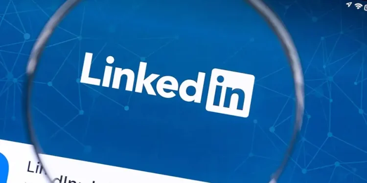 new-linkedin-phishing-campaign-targets-finance-leaders-to-steal-microsoft-credentials