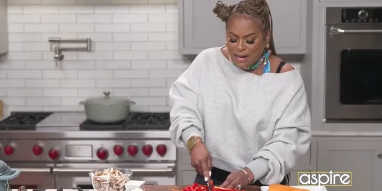 yo-yo-serves-up-quick-and-healthy-asian-inspired-meals-on-‘downright-delicious’-–-vimeo