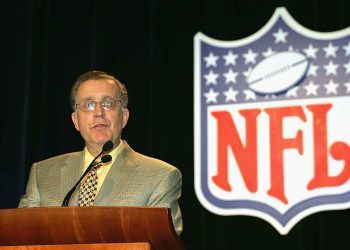 paul-tagliabue-dies-at-84:-nfl-community-pays-tribute-to-former-nfl-commissioner