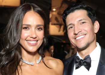 danny-ramirez-goes-instagram-official-with-jessica-alba,-shares-cute-selfies-from-…