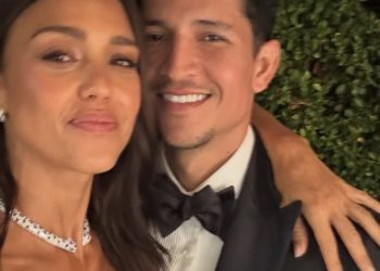 jessica-alba-and-danny-ramirez-hard-launch-their-relationship-with-sweet-new-photos