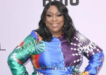 eur:-loni-love-hosting-women’s-image-network-awards-–-vimeo