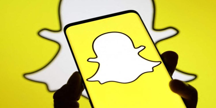 snapchat-launches-topic-chats-to-help-users-join-trending-conversations-safely