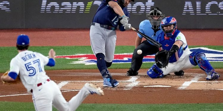 josh-naylor-credits-seattle-mariners-clubhouse-dog-tucker-for-making-him-feel-at-home