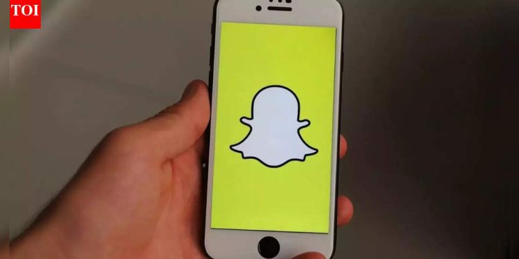 snapchat-introduces-topic-chats-feature-for-public-conversations:-here’s-how-it-works