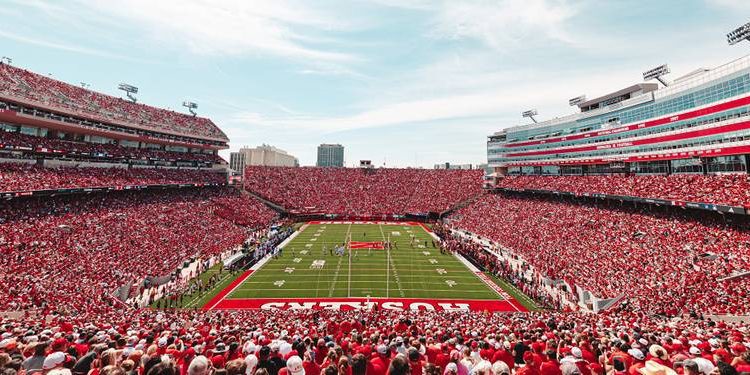 ekeler-nominated-for-2025-broyles-award-–-university-of-nebraska-–-huskers.com