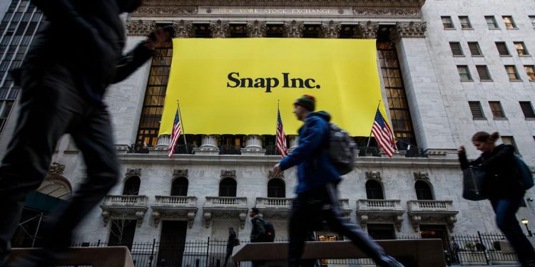 snapchat-is-nearing-1-billion-monthly-users.-why-can’t-it-turn-a-profit?-–-arizona-daily-star
