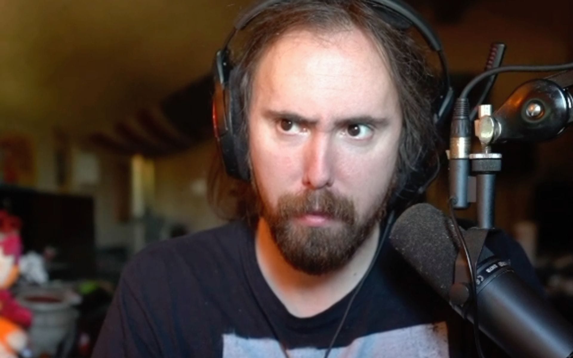 asmongold-says-he’ll-permanently-ban-viewers-if-they-use-twitch’s-new-$4,990-feature-on-…