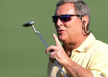 fuzzy-zoeller,-two-time-major-champion-haunted-by-racist-joke-about-tiger-woods,-dies-at-74