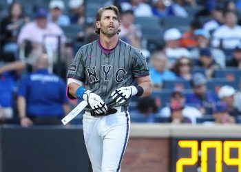 mets-might-need-to-trade-away-veteran-infielder-to-preserve-clubhouse-peace-–-yahoo-sports