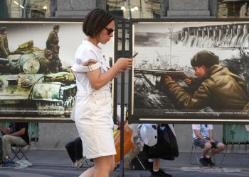 russia-continues-tech-crackdown-by-blocking-snapchat,-facetime-access-–-al-jazeera