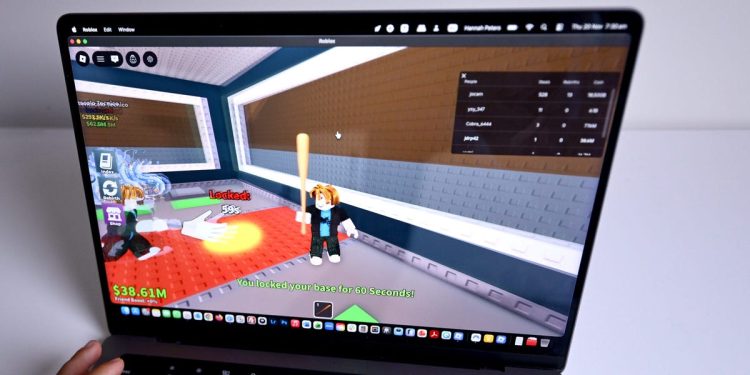 russia-blocks-roblox-and-snapchat,-citing-‘terrorist-activities’-–-business-insider