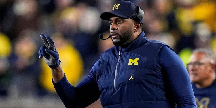 sherrone-moore-reportedly-sent-‘strange’-ig-messages-to-women-in-sports-media