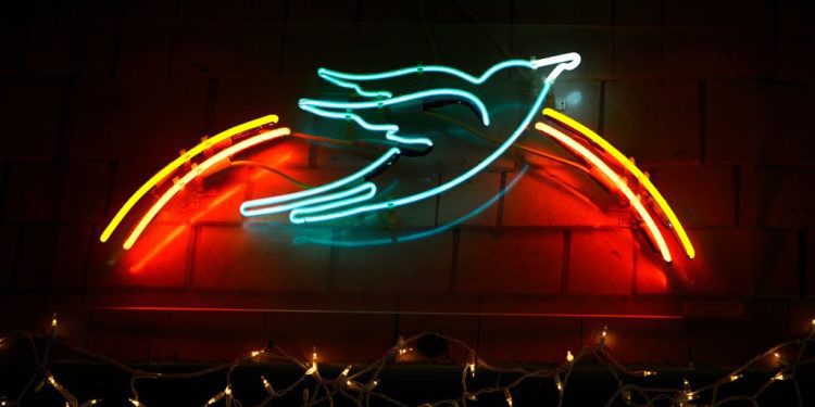 how-the-bluebird-cafe-—-an-86-seat-room-in-a-strip-mall-—-became-country’s-proving-ground