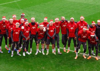 gallery:-liverpool-squad-pose-for-annual-christmas-photo