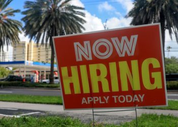 jobs-hiring:-why-the-us-economy-felt-brutal-in-2025.-|-vox