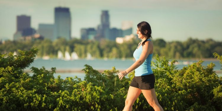 build-muscle-while-walking-with-these-5-hacks,-from-heading-to-the-hills-to-picking-up-the-pace