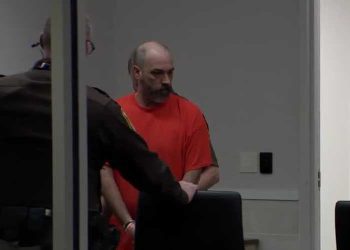 prosecutors-say-menomonee-falls-man-paid-13-year-old-girl-for-sex