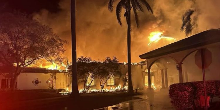 fire-destroys-abandoned-building-at-former-golf-course-in-coral-springs