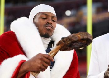 trevon-diggs-contract-details:-how-much-cowboys-owe-star-cb-amid-injury-concerns.-details-out
