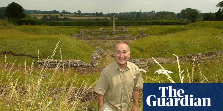 from-iron-age-tunnels-to-youtube:-time-team’s-‘extraordinary’-digital-renaissance