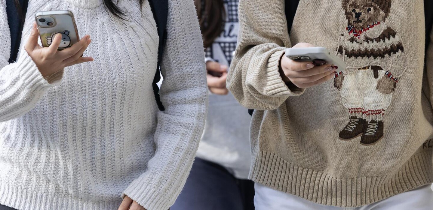 how-one-la.-school-is-enforcing-phone-limits-without-taking-phones-away