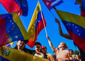 disinformation-floods-social-media-after-nicolas-maduro’s-capture-|-wired