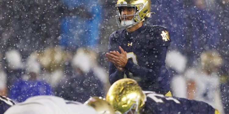 twitter-celebrates-kentucky-landing-notre-dame-qb-kenny-minchey-–-yahoo-sports