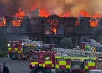 west-essex-golf-club-fire:-historic-clubhouse-destroyed-as-blaze-engulfs-building-|-uk