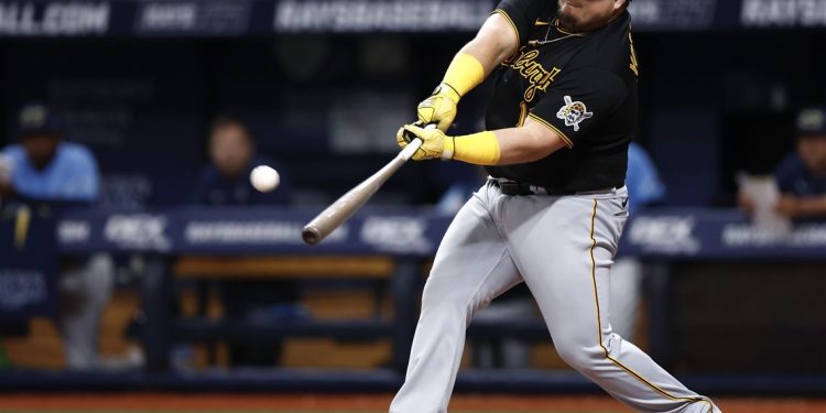 former-pirate-daniel-vogelbach,-capitalizing-on-clubhouse-presence,-joins-brewers-staff