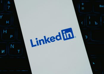 linkedin-crucial-in-helping-dsit-reach-external-candidates,-minister-says