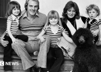 gabby-logan-pays-tribute-to-welsh-legend-terry-yorath-after-death-–-bbc-news