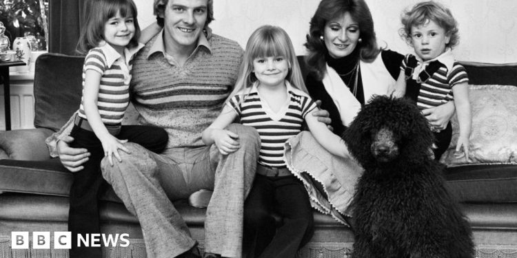 gabby-logan-pays-tribute-to-welsh-legend-terry-yorath-after-death-–-bbc-news