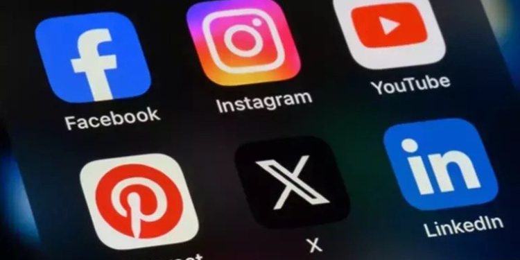 australia:-meta-blocks-nearly-550-accounts-under-country’s-social-media-ban-law