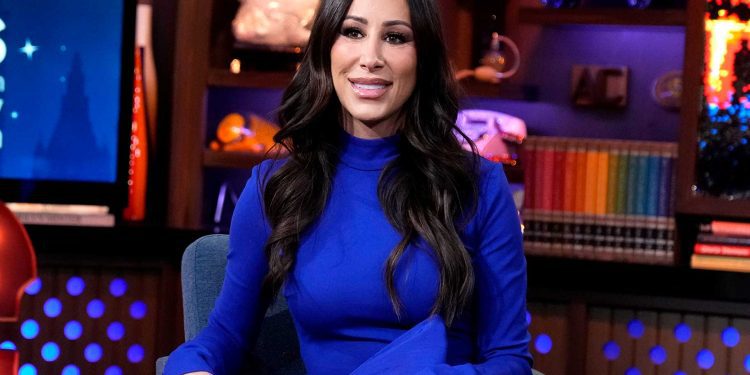 visit-the-clubhouse-irl!-win-a-trip-to-a-a-watch-what-happens-live-taping-–-bravo-tv