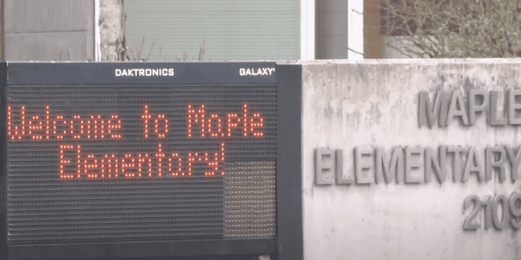 springfield-parents-demand-action-after-teacher’s-controversial-facebook-posts-surface