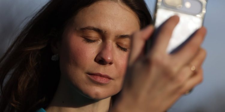 no-instagram,-netflix-or-youtube:-can-i-survive-a-four-week-digital-detox?-–-the-irish-times