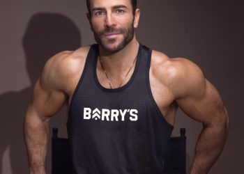 barry’s-cofounder-meets-with-‘random’-people-who-send-him-cold-emails-and-linkedin-dms-|-fortune