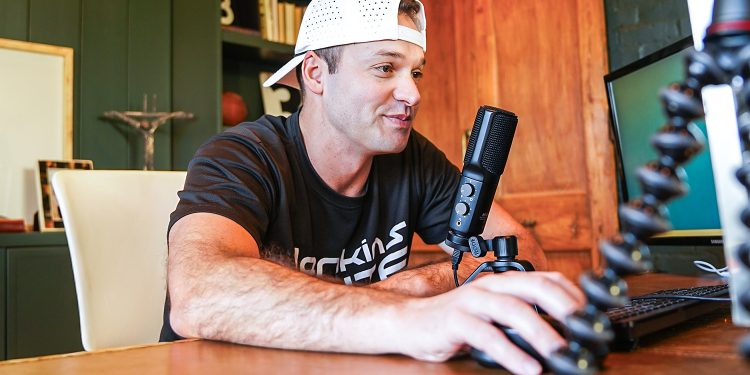 how-one-nfl-snap-turned-into-a-career-on-youtube-–-front-office-sports