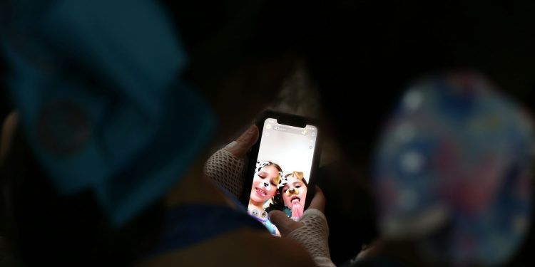 snapchat-adds-new-family-center-tools-to-help-parents-monitor-teen-activity-–-techloy