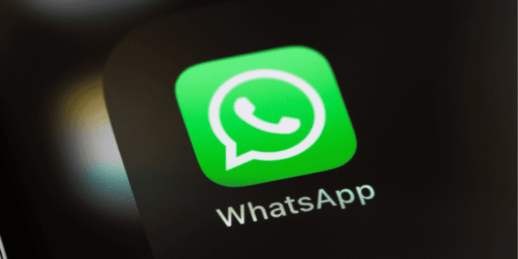 a-whatsapp-bug-lets-malicious-media-files-spread-through-group-chats-–-malwarebytes