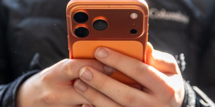 meta,-youtube-will-still-go-to-trial-after-tiktok-settles-social-media-addiction-lawsuit