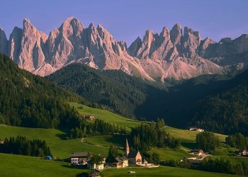 ‘residents-have-reached-breaking-point’:-italian-valley-restricts-access-to-famed-photo-spot