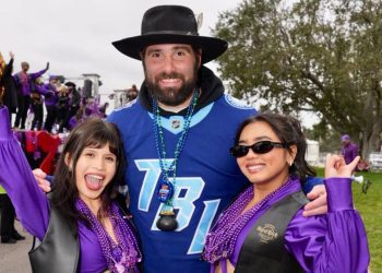 maroon-serves-as-grand-marshal-for-2026-gasparilla-parade-–-nhl.com