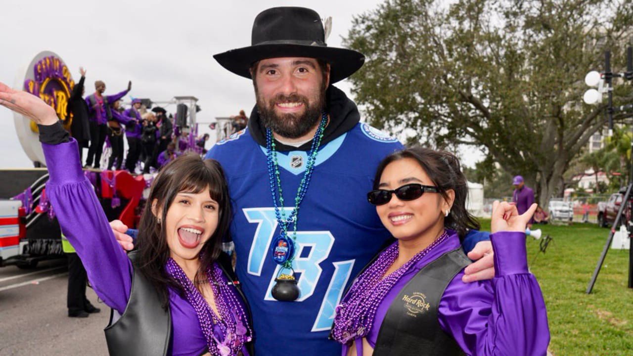 maroon-serves-as-grand-marshal-for-2026-gasparilla-parade-–-nhl.com