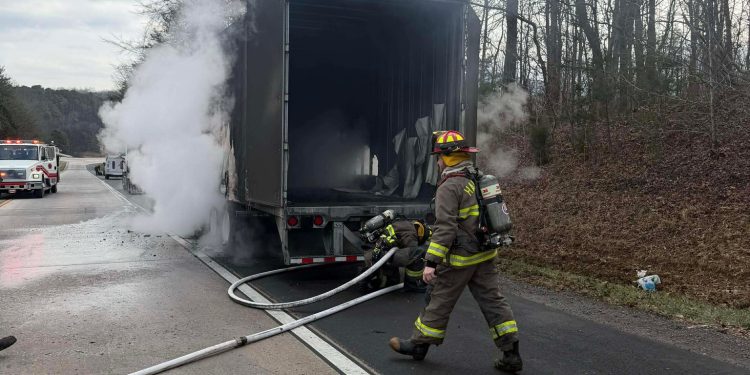 semi-truck-fire-tuesday-on-i-24-–-svalleynow.com-|-local-news-for-the-sequatchie-valley