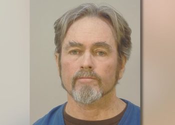 elementary-school-teacher-accused-of-receiving-explicit-photos-of-teen-over-snapchat